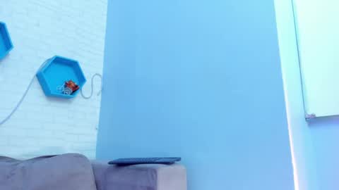 Snapshot of helenn_monroy1 chatting on 02-18-25, 02:16 online show from 02-18-25, 02:16