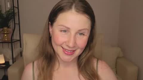 Snapshot of helens_lov chatting on 07-13-26, 02:47 Helen online show from 07-13-26, 02:47