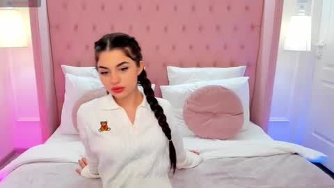 Helen online show from 11-07-25, 01:44