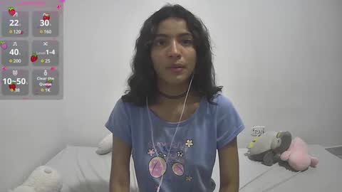 Helia Transfem and Amy online show from 01-12-25, 05:13