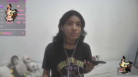 Helia Transfem and Amy online show from 01-24-25, 06:35