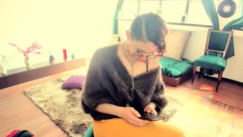 Heliconia online show from 03-13-26, 08:04