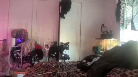 Bunnie Rotz online show from 11-25-25, 06:19