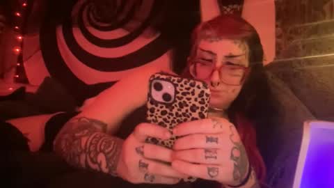 Bunnie Rotz online show from 12-21-25, 09:05