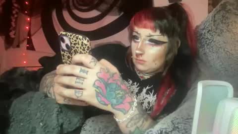 Bunnie Rotz online show from 12-23-25, 02:53