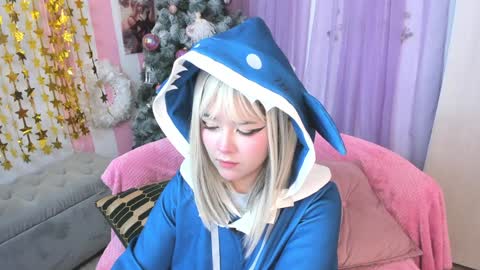 Snapshot of hell_fairy chatting on 01-05-25, 03:11 Laura online show from 01-05-25, 03:11