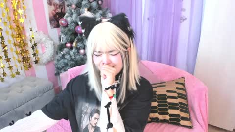 Snapshot of hell_fairy chatting on 01-10-25, 03:18 Laura online show from 01-10-25, 03:18