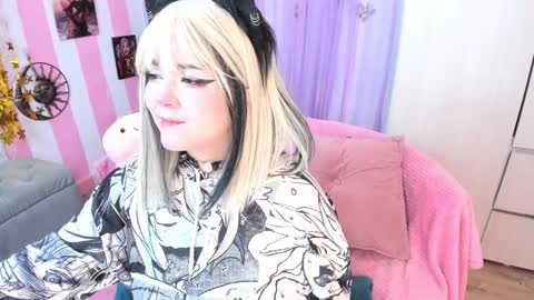 Snapshot of hell_fairy chatting on 01-21-25, 03:37 Laura online show from 01-21-25, 03:37