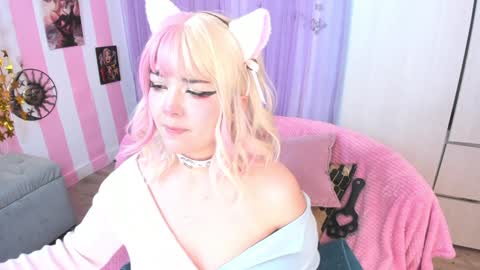 Snapshot of hell_fairy chatting on 01-23-25, 02:44 Laura online show from 01-23-25, 02:44