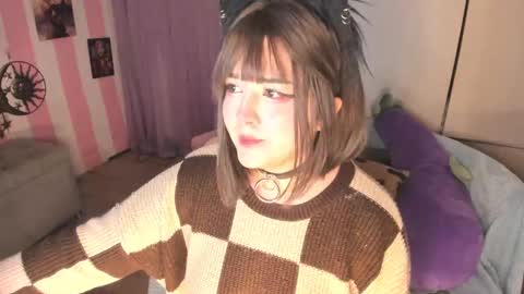 Snapshot of hell_fairy chatting on 09-11-25, 03:39 Laura online show from 09-11-25, 03:39