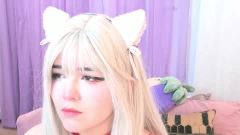 Snapshot of hell_fairy chatting on 10-21-25, 06:03 Laura online show from 10-21-25, 06:03