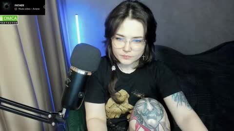 Red online show from 12-20-25, 06:59