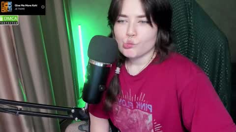 Red online show from 02-18-26, 07:43