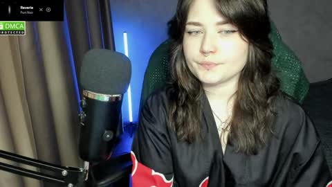 Red online show from 05-21-26, 07:32