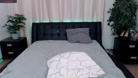 Snapshot of hellajene chatting on 01-09-25, 08:11 Hella online show from 01-09-25, 08:11