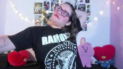 Snapshot of hellen21rose chatting on 11-08-25, 06:13 hellen online show from 11-08-25, 06:13