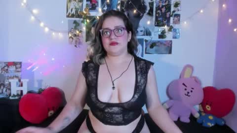 Snapshot of hellen21rose chatting on 11-27-25, 04:36 hellen online show from 11-27-25, 04:36