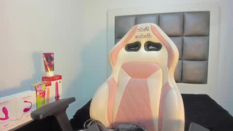 hellen__smith_ online show from 09-19-25, 04:40