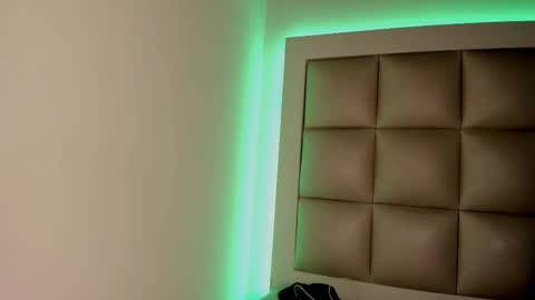 hellen__smith_ online show from 02-15-26, 07:51