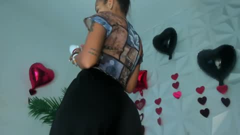 Snapshot of hellen_sky_ chatting on 05-04-26, 07:10 hellen online show from 05-04-26, 07:10