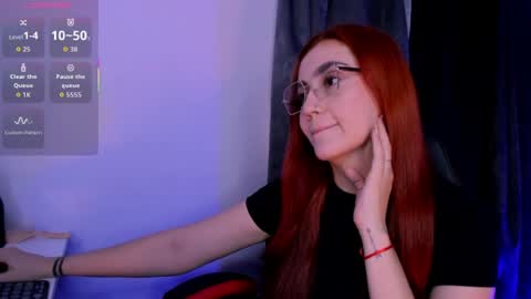 Snapshot of hellena_1 chatting on 06-29-26, 05:57 Juliet online show from 06-29-26, 05:57