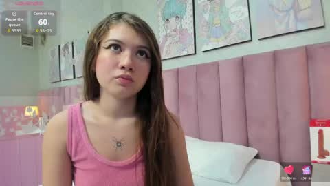 Snapshot of hellencute18_ chatting on 06-08-26, 11:10 online show from 06-08-26, 11:10