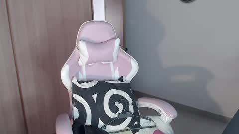 Snapshot of hello_demonkitty chatting on 09-16-25, 05:36 SIMONA online show from 09-16-25, 05:36