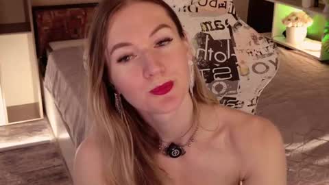 Alisia  Monday to Friday from 10 am to 4 pm GMT 2 online show from 07-03-26, 08:21