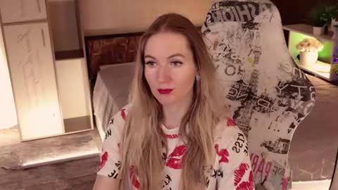 Alisia  Monday to Friday from 10 am to 4 pm GMT 2 online show from 07-09-26, 08:18