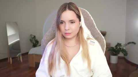 Snapshot of hello_taya chatting on 09-29-25, 06:13 Taya online show from 09-29-25, 06:13