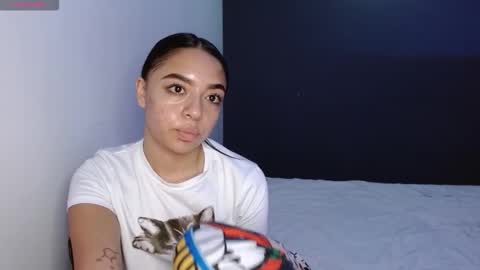 Snapshot of hellokitty_valery1 chatting on 09-24-25, 02:04 hellokitty_valery1 online show from 09-24-25, 02:04