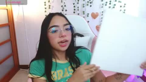 Snapshot of hellokitty_valery1 chatting on 06-25-26, 09:30 hellokitty_valery1 online show from 06-25-26, 09:30