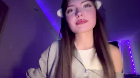 hellyluxury online show from 05-13-26, 03:09