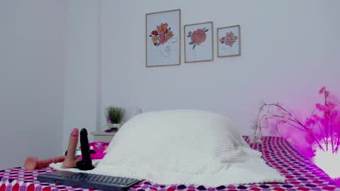 Hellzel online show from 10-03-25, 07:22