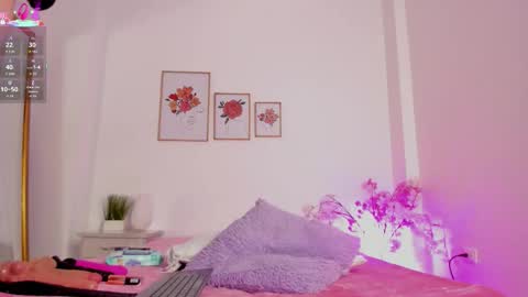 Hellzel online show from 11-18-25, 07:07