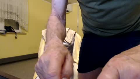 Snapshot of helvella chatting on 06-27-26, 09:09 Helvell online show from 06-27-26, 09:09