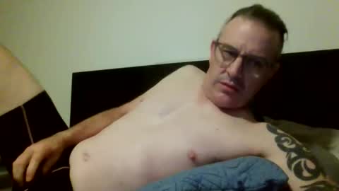 Snapshot of hempie1973 chatting on 04-25-26, 03:09 hempie1973 online show from 04-25-26, 03:09