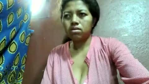 Snapshot of henitsaldy chatting on 10-06-25, 06:00 henitsaldy online show from 10-06-25, 06:00