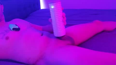 HENNIDRIP online show from 11-27-25, 01:18