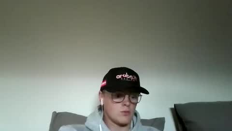 Snapshot of henrietje chatting on 05-14-26, 07:09 henrietje online show from 05-14-26, 07:09