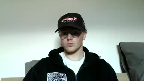 Snapshot of henrietje chatting on 06-02-26, 06:32 henrietje online show from 06-02-26, 06:32