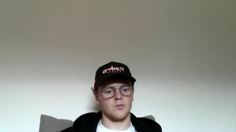 Snapshot of henrietje chatting on 06-07-26, 07:56 henrietje online show from 06-07-26, 07:56