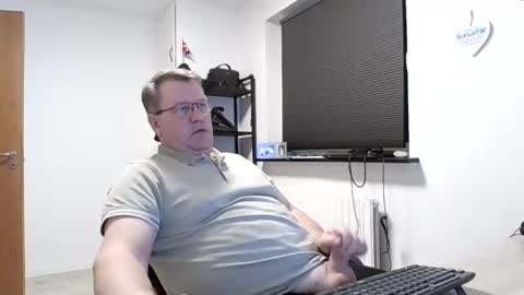 henrikrp1971 online show from 03-03-25, 09:26