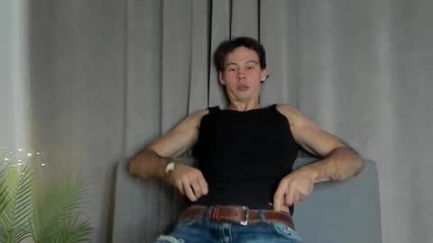 Snapshot of henrystrick chatting on 12-04-25, 10:13 Henry online show from 12-04-25, 10:13