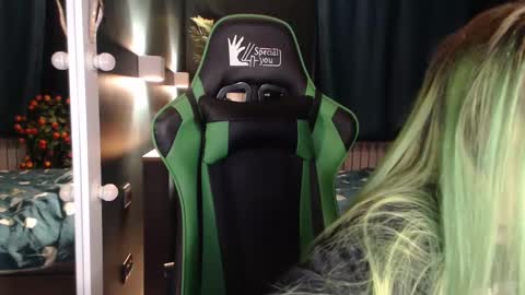 Snapshot of hentaishiing chatting on 03-07-25, 05:38 Hentaishiing online show from 03-07-25, 05:38