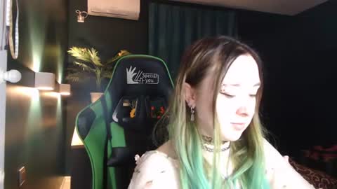 Snapshot of hentaishiing chatting on 06-16-26, 05:59 Hentaishiing online show from 06-16-26, 05:59