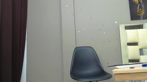 Snapshot of hera_divine chatting on 12-04-24, 02:20 HERA online show from 12-04-24, 02:20