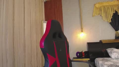 Snapshot of hera_divine chatting on 11-05-25, 10:32 HERA online show from 11-05-25, 10:32