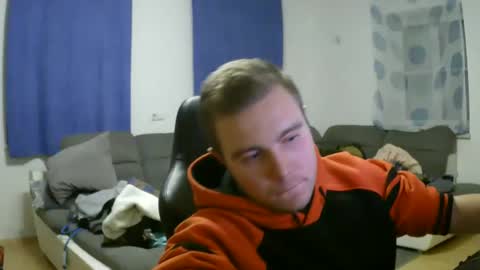 Snapshot of herbstenden chatting on 12-28-24, 11:59 John Pearl online show from 12-28-24, 11:59