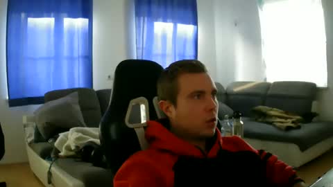 Snapshot of herbstenden chatting on 01-01-25, 11:27 John Pearl online show from 01-01-25, 11:27